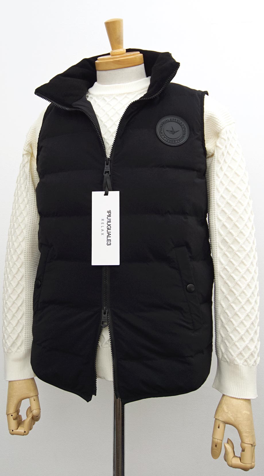 新品]1PIU1UGUALE3 RELAX【M】バックロゴ 中綿ベスト(ジャケット